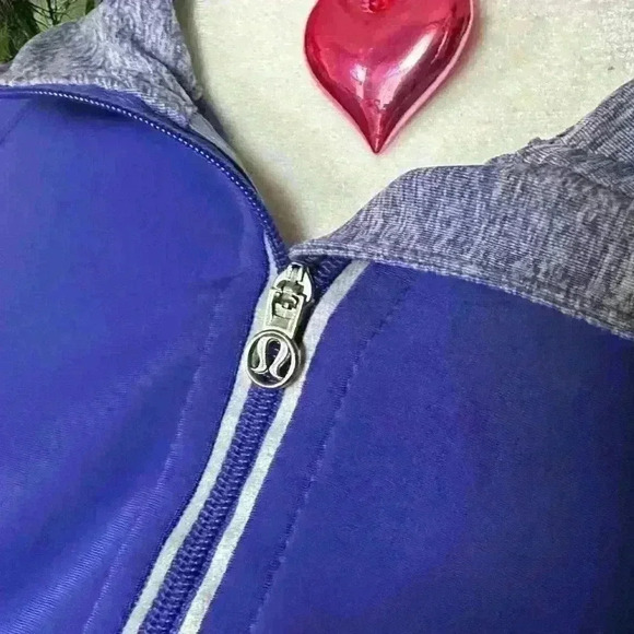 Lululemon Run: Distance Pigment Blue Pullover - Picture 3 of 10